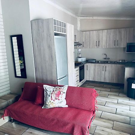 Lighthouse Bed & Breakfast Kroonstad Bagian luar foto