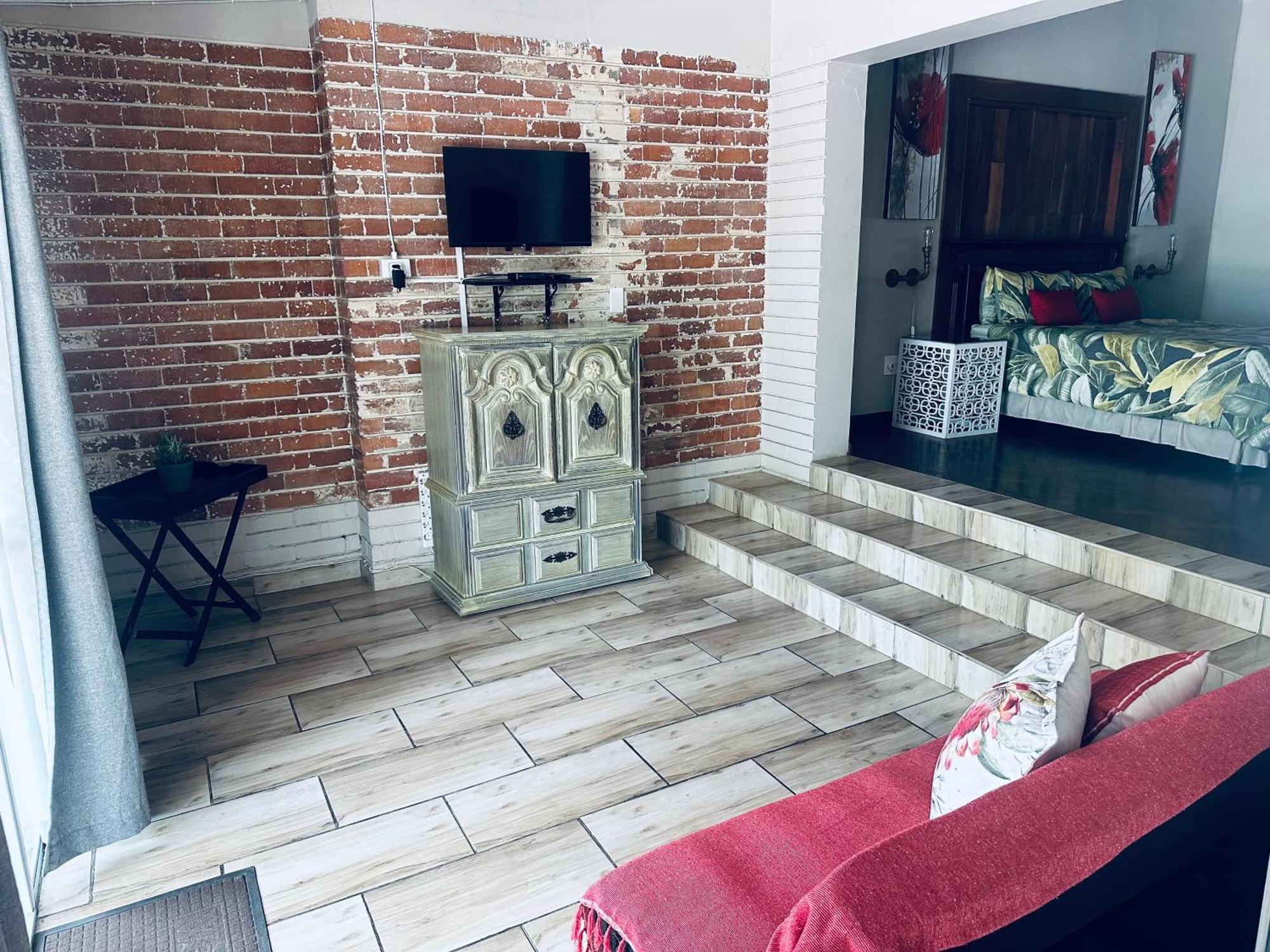 Lighthouse Bed & Breakfast Kroonstad Bagian luar foto