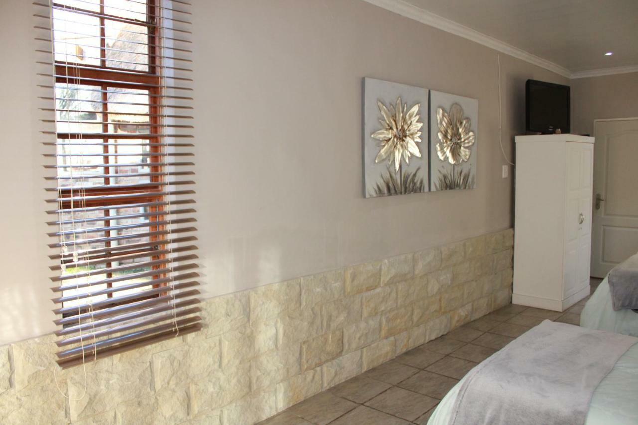 Lighthouse Bed & Breakfast Kroonstad Bagian luar foto